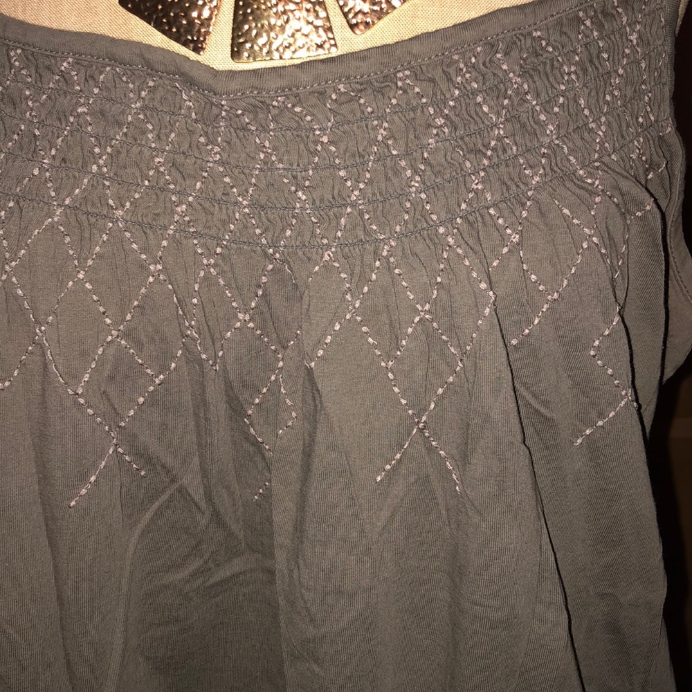 Top - Picture 2 of 4